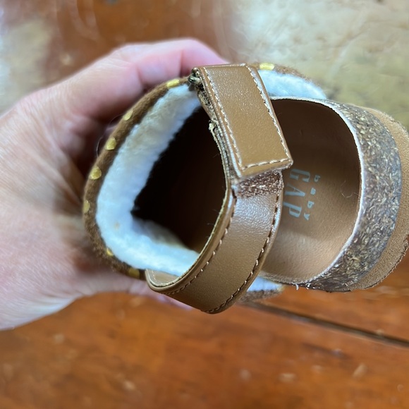 Baby gap insulated clog - Picture 3 of 3